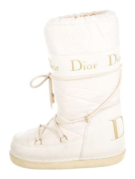 moon boots dior